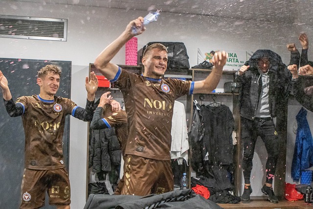 德转列英超不含BIG6球员最贵阵：吉马良斯、托纳利7500万领衔