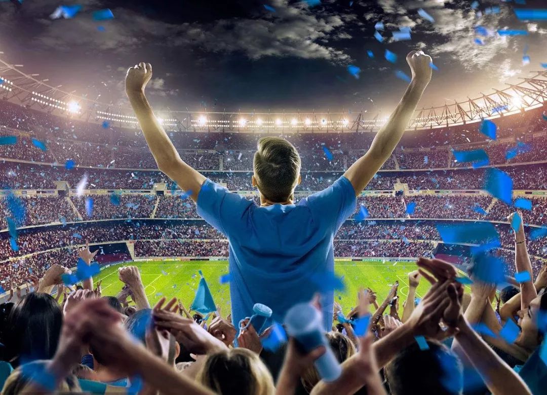 这大坏蛋！海港队庆祝夺冠时，蒋光太扒掉了古斯塔沃的裤子